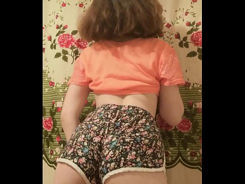❤️ Seksuali jauna mažylė nusimeta šortus prieš kamerą ❤ Namų porno prie mūsų ﹏